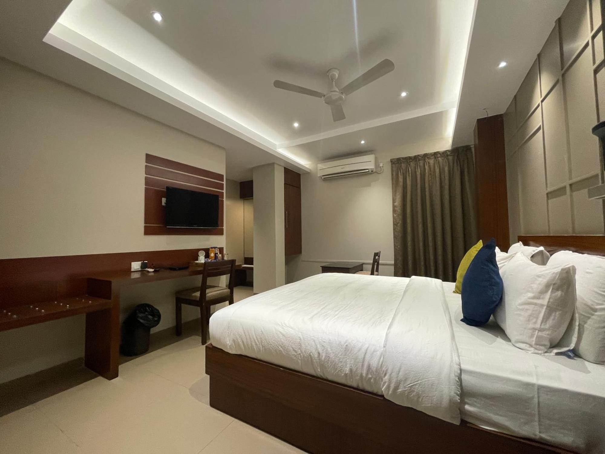 Five Elements Hotel Visakhapatnam Ngoại thất bức ảnh