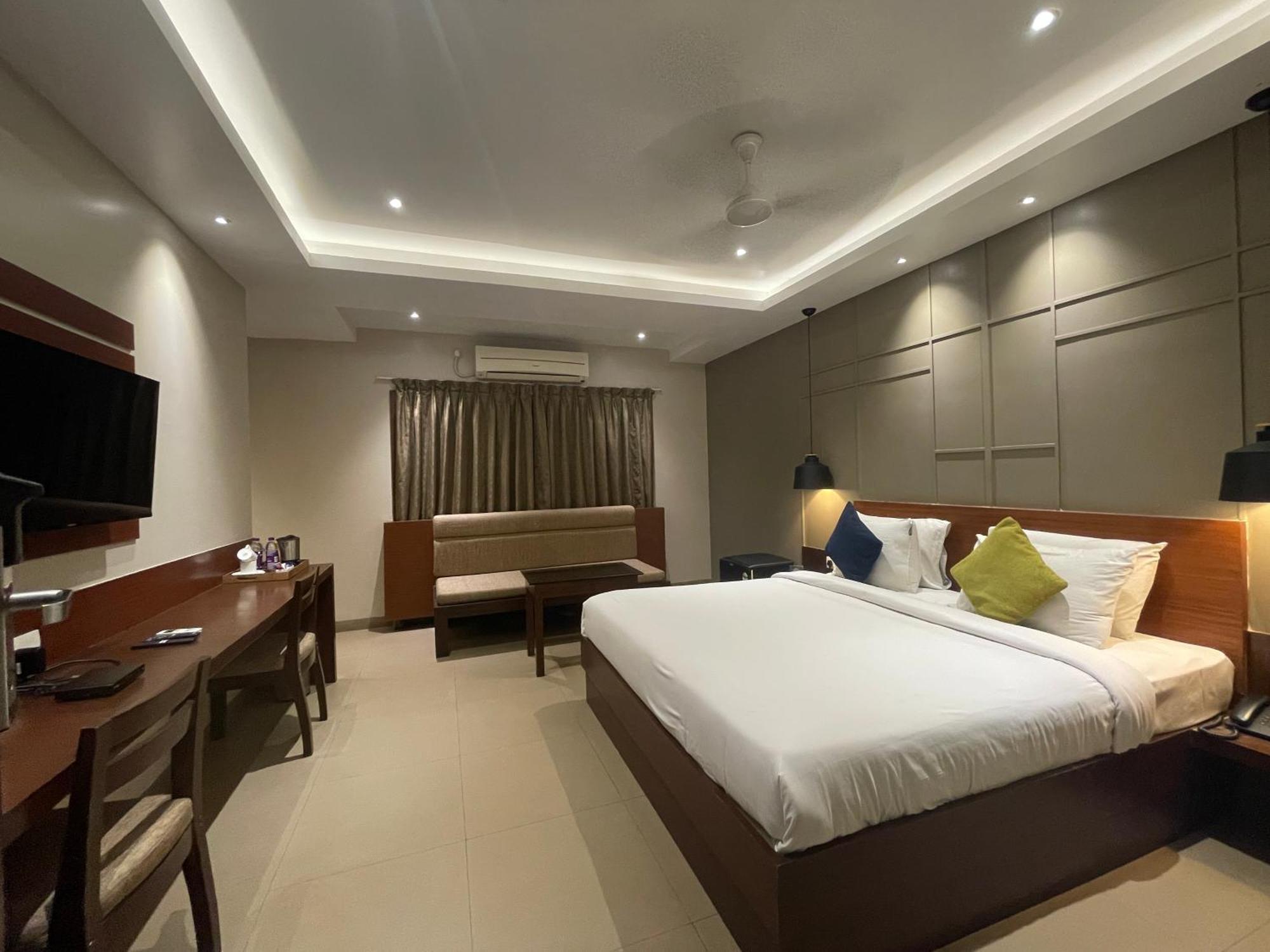 Five Elements Hotel Visakhapatnam Ngoại thất bức ảnh